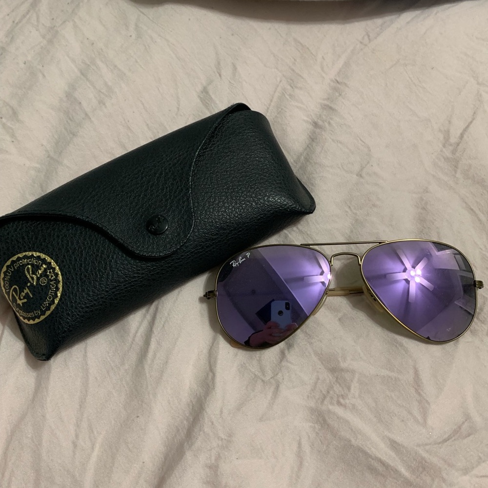 Purple polarized ray ban sunglasses. Flash lens.